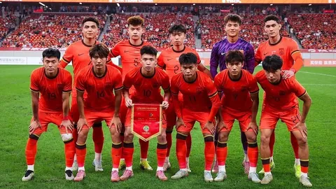 切尔西女足前锋科尔宣布喜讯：与女友梅维斯喜得贵子