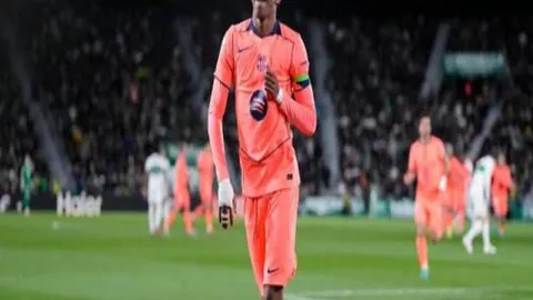 “沙特后卫阿卜杜勒哈米德负伤告别国足战，遗憾退出大名单”